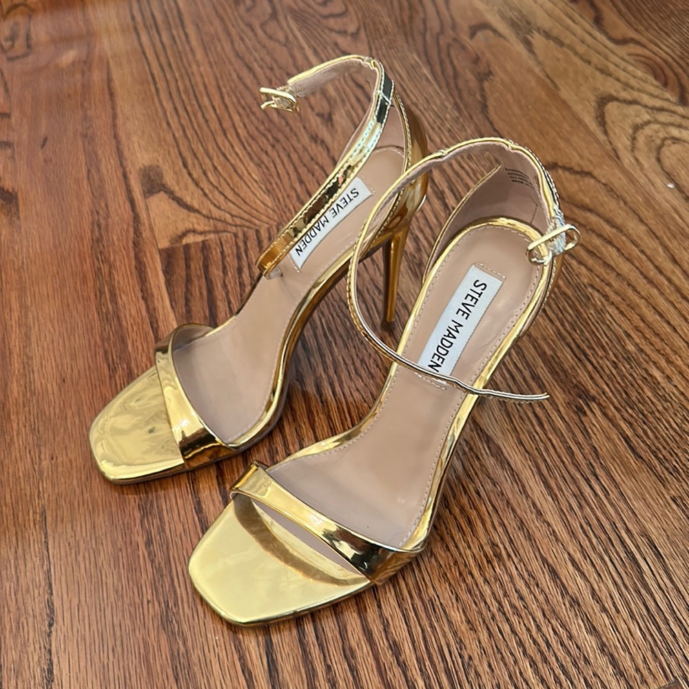 Steven Madden Gold Heels Size 6